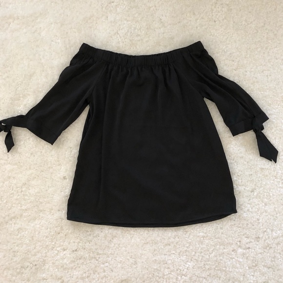H&M Tops - H&M Off the Shoulder top